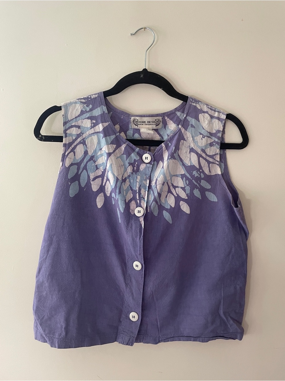 Sleeveless Lavender Purple Button-Front Crop Top with Batik print Size Small